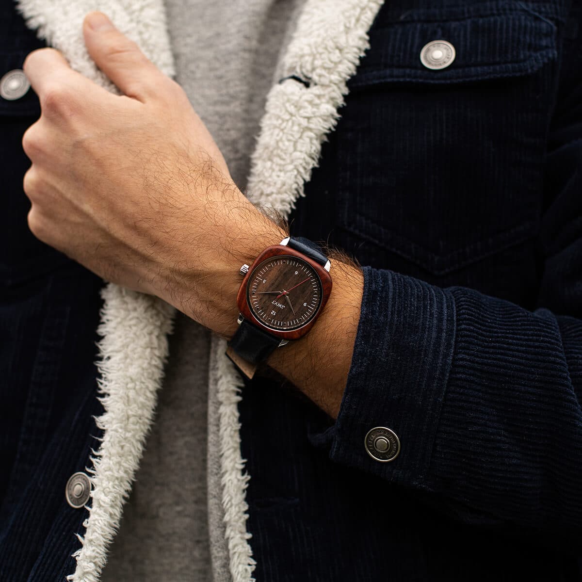 Montre homme carrée Red Square cuir vintage