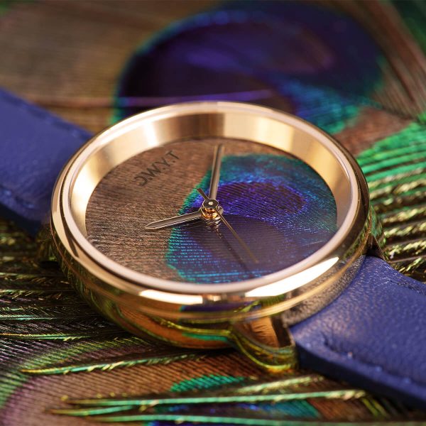 montre plume gold bleu marine macro