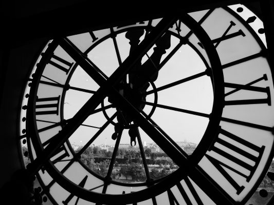 Les rouages d'une horloge ancêtre de l'histoire de la montre