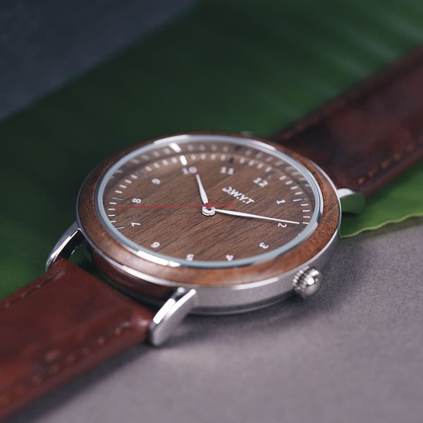 Macro montre en bois Sitra avec bracelet cuir lisse marron senois