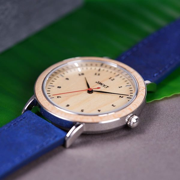 Macro montre en bois Tolga avec bracelet cuir vintage bleu saphir