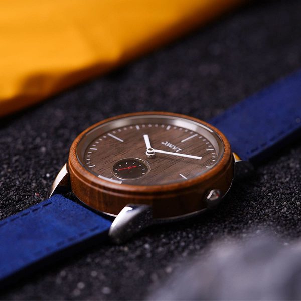 Macro montre minimaliste Talang avec bracelet cuir vintage bleu saphir