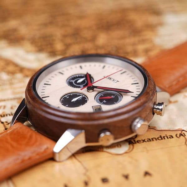 Macro montre chronographe Marco Polo avec bracelet cuir lisse marron tabac