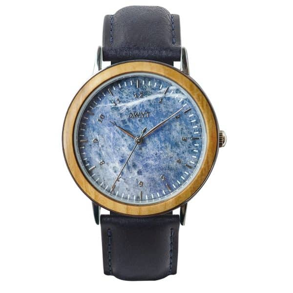 Packshot montre marbre Opus Bleue avec bracelet cuir lisse bleu de minuit
